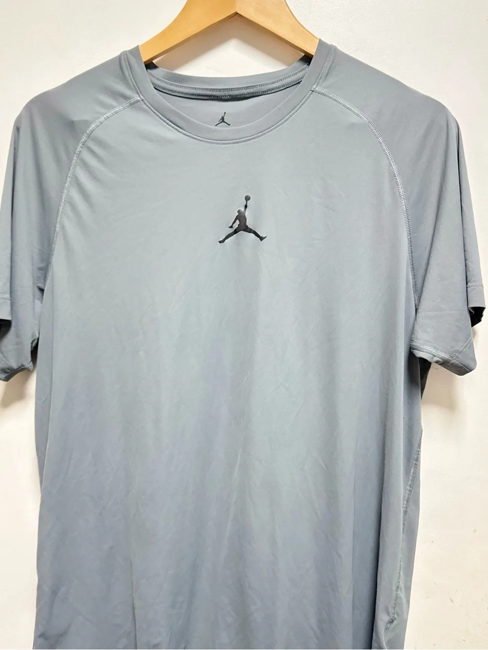 Jordan Men’s Light Gray Short-Sleeve Athletic Tee